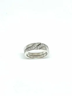 Bague entrelacée en or blanc, et diamants