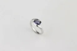 Bague entrelacée Iolite