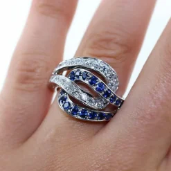 Bague entrelacée saphirs et diamants