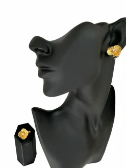 Bague et boucles d'oreilles fleur design en or jaune avec diamants