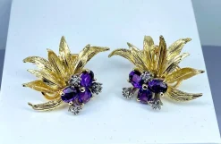 Bague et boucles d’oreilles en or 18 carats, améthystes et diamants