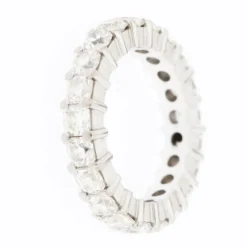 Bague Eternity en or blanc certifiée HRD 21 diamants