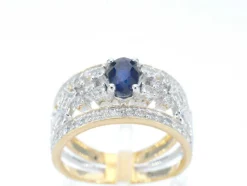 Bague exclusive en or sertie de diamants et d'un saphir