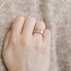 BAGUE "FACETTE" OR JAUNE
