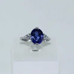Bague fine Or blanc Tanzanite Diamants
