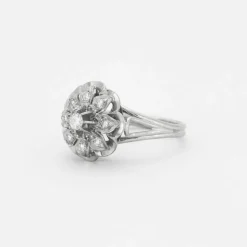 Bague fleur ciselée Diamants