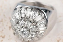 Bague fleur diamant 2 carats or blanc 18 carats