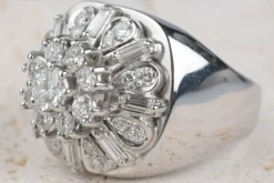 Bague fleur diamant 2 carats or blanc 18 carats