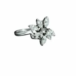 Bague fleur diamants