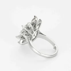 Bague fleur diamants