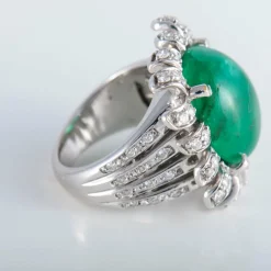 Bague Fleur Emeraude cabochon Diamants