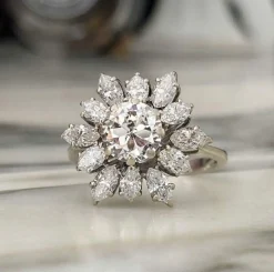 Bague fleur en or blanc et diamants 2.80 Ct
