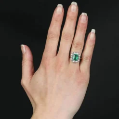 Bague fleur émeraude et diamants