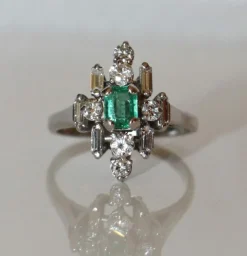 Bague Fleur Moderniste émeraude