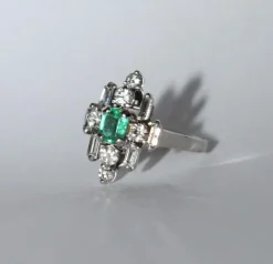 Bague Fleur Moderniste émeraude