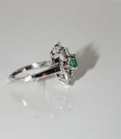 Bague Fleur Moderniste émeraude