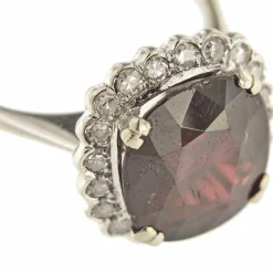 Bague fleur or blanc avec grenat et diamants