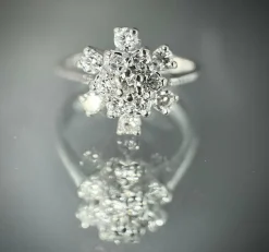 Bague fleur or blanc diamants