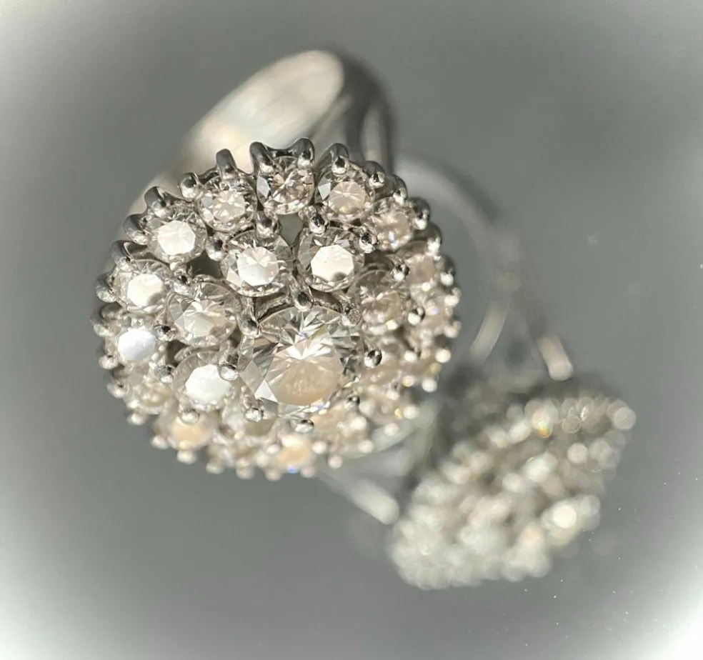 Bague fleur or blanc diamants
