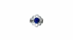 Bague Fleur or blanc, saphir de Ceylan 2.80 Cts, diamants