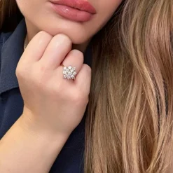 Bague fleur or jaune et diamants