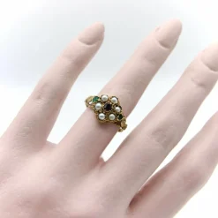 Bague fleur époque victorienne grenat émeraudes perles
