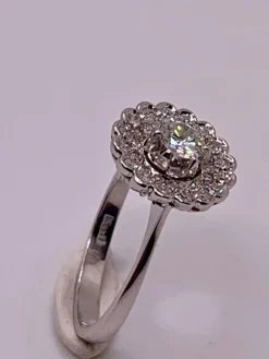 Bague fleur vintage diamants