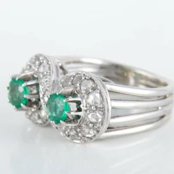 Bague forme 8 Emeraudes Diamants