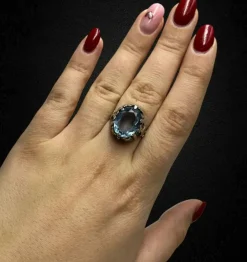 Bague française du début des années 1900 avec spinelle bleu