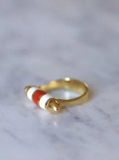 Bague fuseau moderniste or et corail