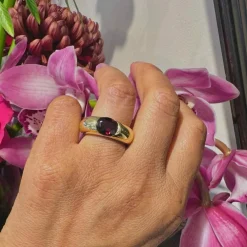 Bague gitane en or jaune et grenat