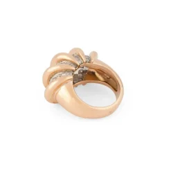 Bague godronnée or rose, platine, diamants
