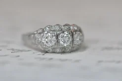 Bague géorgienne en platine et diamant