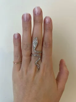 bague grand serpent en or blanc avec diamants naturels