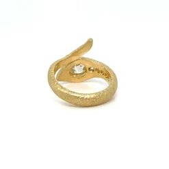 Bague gravée de serpent enroulé de diamant antique