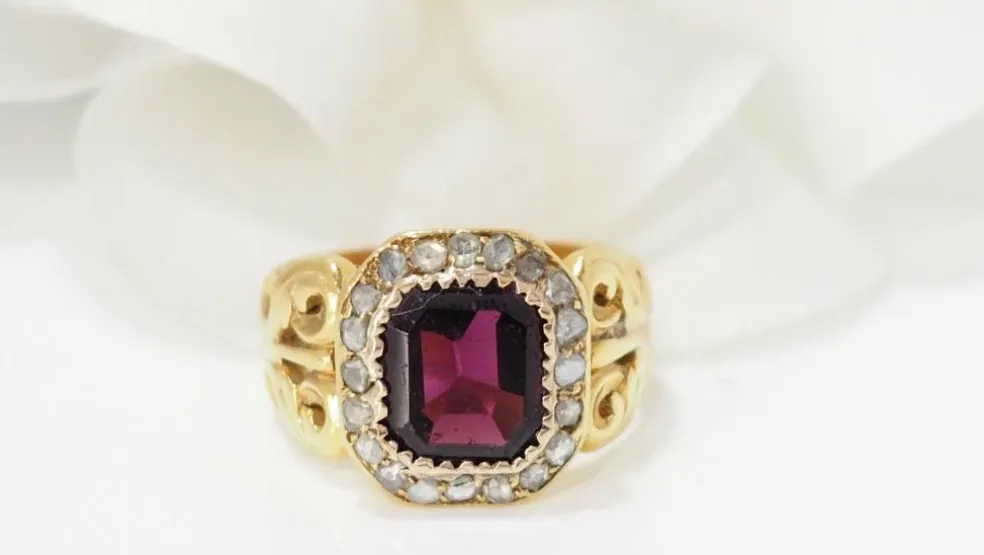 Bague Grenat & diamants