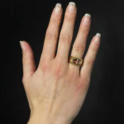 Bague grenat malaya et or