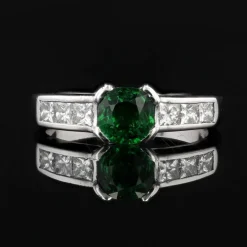 Bague grenat tsavorite et diamants princesse