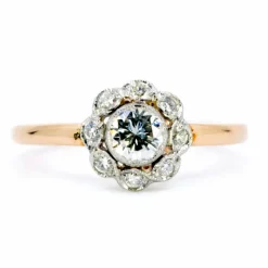 Bague halo en platine et diamants
