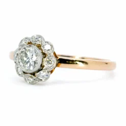 Bague halo en platine et diamants