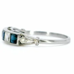 Bague Jarretière Diamants, Saphirs