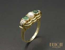 Bague Jarretière émeraudes perle