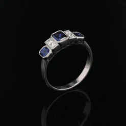 Bague jarretière saphirs et diamants