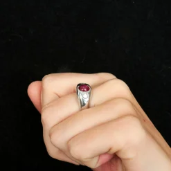 Bague Jonc anglais Rubis cabochon Diamants