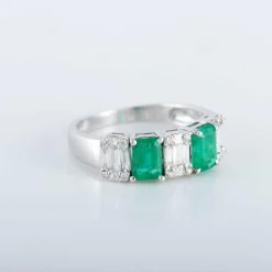 Bague jonc Emeraudes Diamants