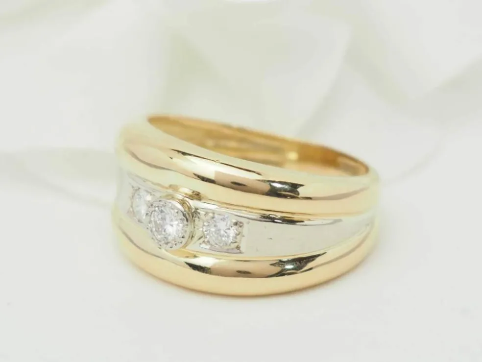 Bague jonc en or bicolore et diamants