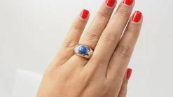 Bague jonc en or blanc et saphir étoilé