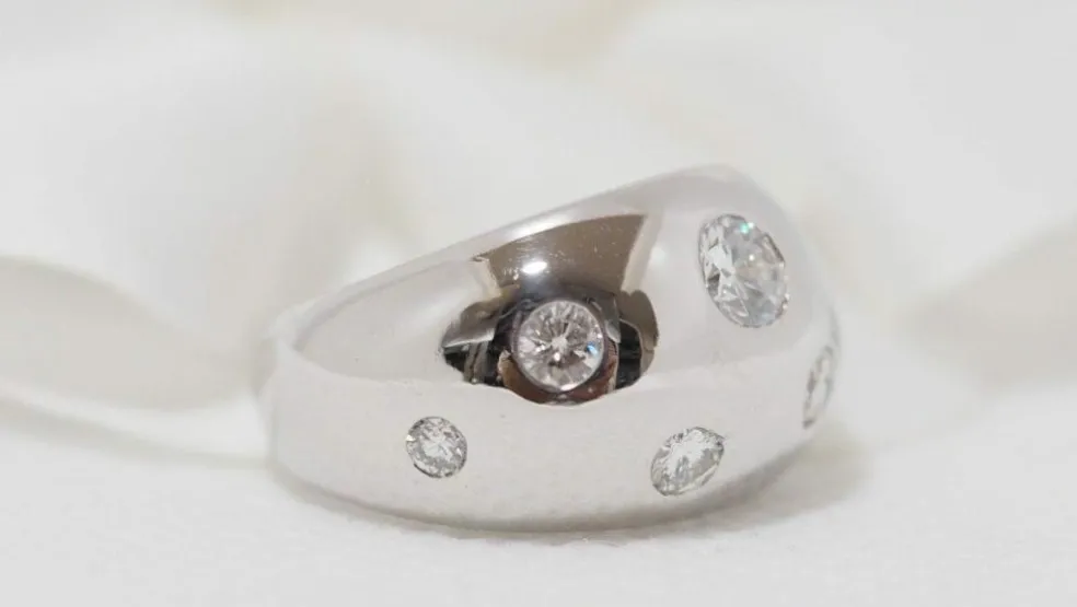 Bague Jonc En Or Blanc Et Diamants