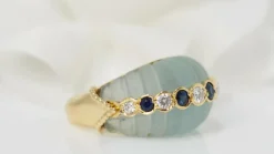 Bague jonc en or jaune saphirs et diamants sur quartz vert
