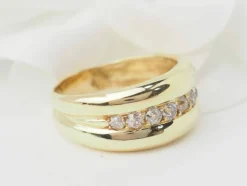 Bague jonc en or jaune et diamants